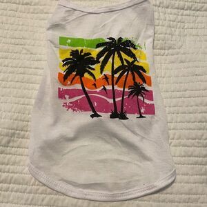 NWOT White w/ Palm Tree Picture Sleeveless Doggy T-Shirt - M
